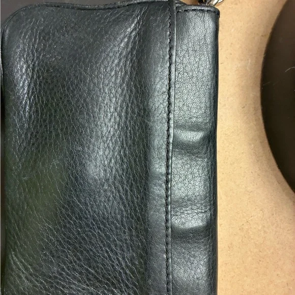 Michael Kors Black Leather wristlet with Gold Logo - Picture 3 of 4